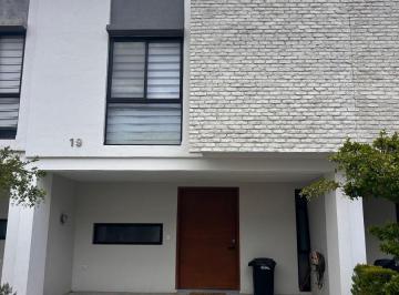 Casa en condominio de 3 habitaciones, Zapopan · Hermosa Casa en Coto a 5 Min de La Primavera!