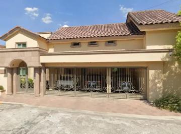 Casa de 5 habitaciones, San Pedro Garza García · Casa de Recuperacion Bancaria