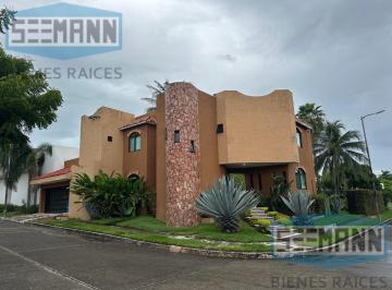 Casa · 427m² · 3 Recámaras · 2 Estacionamientos · Casa en Venta en Fracc. Riviera de La Condesa