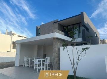 Casa · 222m² · 3 Recámaras · 2 Estacionamientos · Casa en Venta Punto Lomas