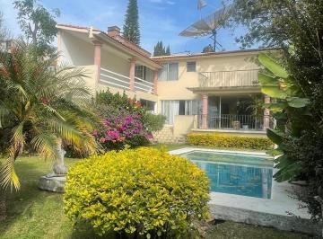 Casa · 320m² · 3 Recámaras · 3 Estacionamientos · Casa con Alberca, Rancho Cortes, Cuernavaca!