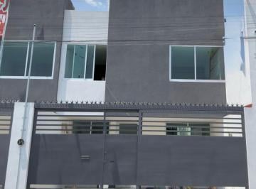 Casa de 3 habitaciones, Puebla · Arboledas de Loma Bella, por Colegio Benavente y Esparza