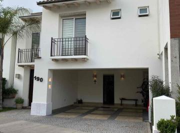 Casa · 265m² · 3 Recámaras · 2 Estacionamientos · Casa en Renta en Punta del Este