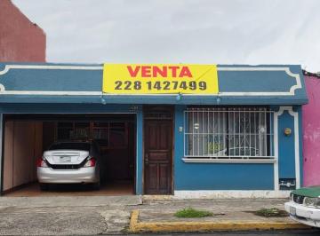 Casa de 2 habitaciones, Xalapa · Oportunidad Excelente Ubicación. 8*38.5 Terreno Excelente Para Negocio