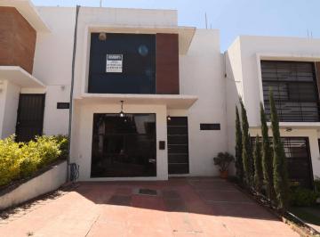 Casa de 3 habitaciones, Morelia · Casa en Venta en Morelia, Villas del Sur