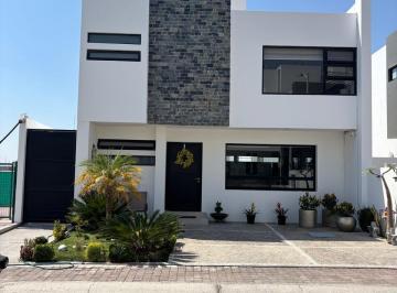 Casa de 3 habitaciones, Corregidora · Casa en Venta