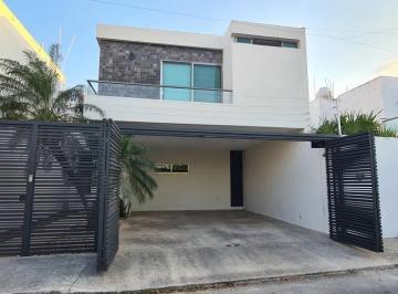 Casa · 207m² · 3 Recámaras · 2 Estacionamientos · Casa en Fraccionamiento Montebello
