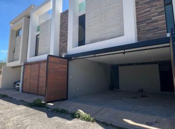 Departamento de 2 habitaciones, Mérida · Townhouse Semi Amueblado, Piscina y Rooftop