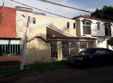 Casa de 3 habitaciones, Zapopan · Casa en Venta Las Aguilas, Zapopan