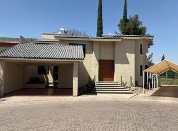 Casa · 470m² · 4 Recámaras · 2 Estacionamientos · Renta Casa en Pulgas Pandas Sur Al Norte de La Ciudad Krl