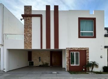 Casa · 288m² · 3 Recámaras · 2 Estacionamientos · Casa en Venta en Fracc. Linda Vista Residencial Durango