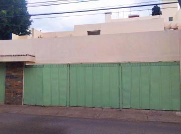 Casa · 523m² · 4 Recámaras · 3 Estacionamientos · Casa en Venta Zona Centro en Juan de Montoro Ideal Para Negocio