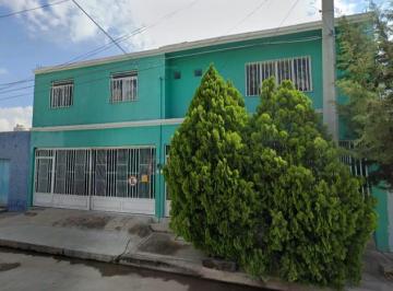 Casa · 335m² · 5 Recámaras · 2 Estacionamientos · Casa con Departamento Para Inversión en Venta Fracc. La Soledad, Aguascalientes