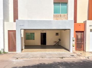 Casa · 196m² · 3 Recámaras · 2 Estacionamientos · Casa en Venta en La Conquista