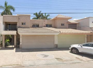 Casa de 4 habitaciones, Gómez Palacio · Hermosa Casa en Venta con 4 Habitaciones en Col. Las Rosas