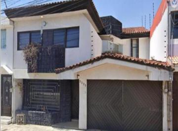 Casa de 4 habitaciones, Puebla · Hermosa Casa de 2 Niveles con Una Excelente Ubicación.