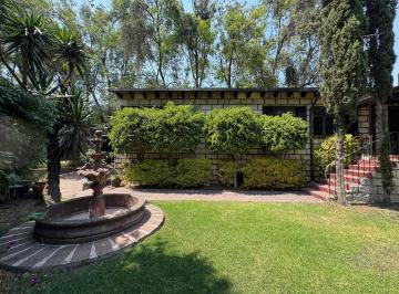 Casa · 390m² · 4 Recámaras · 4 Estacionamientos · Casa con Terreno Grande y Jardín en Zona de Hospitales, Ideal Para Remodelar en Tlalpan.