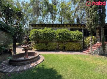 Casa · 390m² · 4 Recámaras · 4 Estacionamientos · Casa con Terreno Grande y Jardín en Zona de Hospitales, Ideal Para Remodelar en Tlalpan.