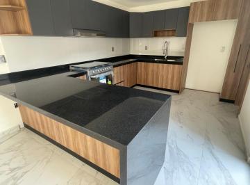 Casa en condominio · 210m² · 3 Recámaras · 2 Estacionamientos · Casa en Venta en San Mateo Atenco con 3 Recámaras con Baño, Roof Garden y Seguridad 24/7