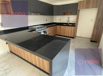 Casa en condominio · 210m² · 3 Recámaras · 2 Estacionamientos · Casa en Venta en San Mateo Atenco con 3 Recámaras con Baño, Roof Garden y Seguridad 24/7