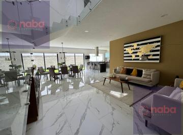 Casa · 232m² · 3 Recámaras · 2 Estacionamientos · Casa en Metepec