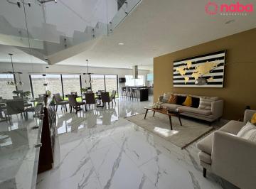 Casa · 232m² · 3 Recámaras · 2 Estacionamientos · Casa en Metepec