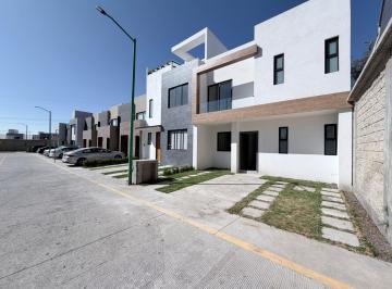 Casa en condominio · 200m² · 3 Recámaras · 2 Estacionamientos · Casa en Venta en San Mateo Atenco