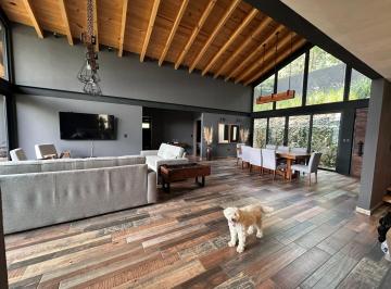 Casa en condominio · 251m² · 3 Recámaras · 2 Estacionamientos · Cabaña en Venta en Valle de Bravo | Esquema Fraccional