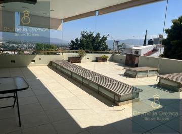 Casa · 250m² · Casa en Venta en Lomas del Crestón. 5 Recámaras con Baño + Roof Top con Vista a La Ciudad.