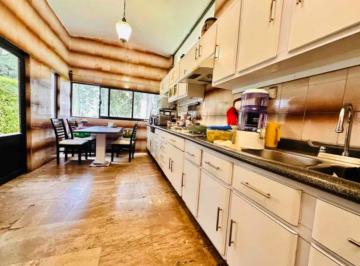 Casa de 5 habitaciones, Metepec · Casa en Venta en San Carlos, Metepec, Estado de México