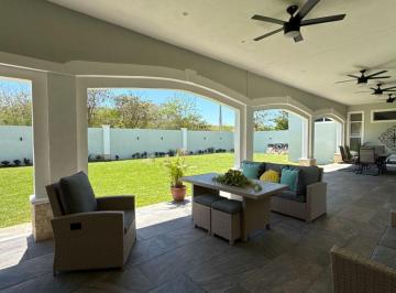 Casa en condominio de 5 habitaciones, Mérida · Casa Amueblada en Venta en Merida Yucatan Jardines de Rejoyada
