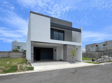 Casa · 217m² · 3 Recámaras · 2 Estacionamientos · Casa con Roof Top en Venta en Lomas de La Rioja