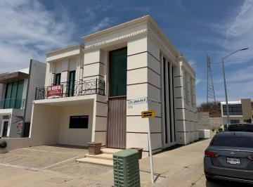 Casa de 3 habitaciones, Mazatlán · Casa en Venta Amueblada de 3 Recamaras en Esquina en Coto Platino