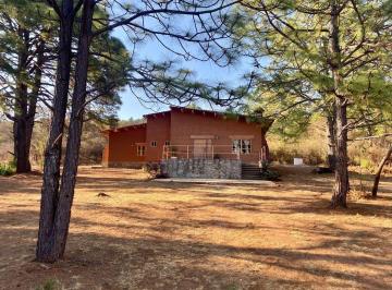 Casa · 290m² · 3 Recámaras · 6 Estacionamientos · Cabaña en Coto en Venta con Más de 1 Hectárea en Tapalpa