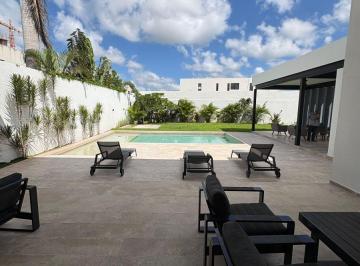 Casa de 4 habitaciones, Mérida · Casa en Venta Mérida, en Privada en Temozón Norte