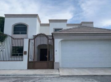 Casa de 4 habitaciones, Saltillo · Casa en San Patricio con Jardín Amplio y Espacios Ideales Para Convivir