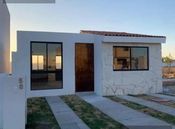 Casa · 62m² · 2 Recámaras · 2 Estacionamientos · Casa en Ciudad Maderas Residencial Querétaro