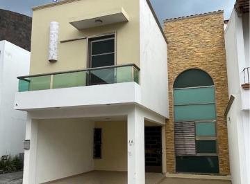 Casa · 3 Recámaras · 1 Estacionamiento · Renta Casa 3 Plantas y Amueblada en Montenovo