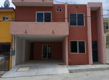 Casa · 4 Recámaras · 1 Estacionamiento · Casa en Venta Colonia Obrera