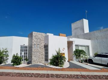 Casa · 179m² · 3 Recámaras · 2 Estacionamientos · Casa en Pedregal de Schoenstatt