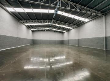 Nave industrial · 850m² · 4 Estacionamientos · Bodegas en Renta