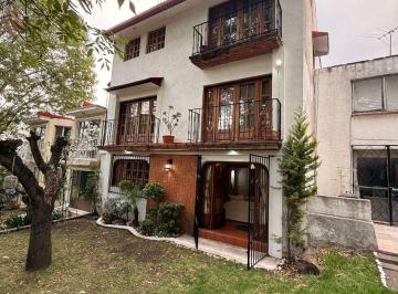 Casa de 5 habitaciones, Naucalpan de Juárez · Casa Estilo Colonial, 5 Habitaciones, 5 1/2 Baños, 1 Estacionamiento, Terraza y Jardín Compartido