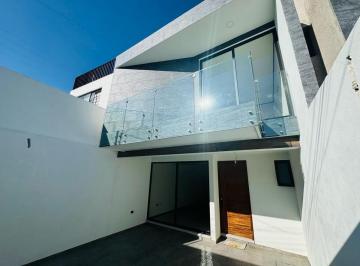 Casa de 3 habitaciones, Puebla · Casa con 3 Recámaras y 110 m² de Superficie de Terreno en Venta en Arboledas de Loma Bella
