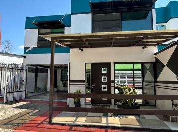 Casa · 192m² · 3 Recámaras · 2 Estacionamientos · Casa en Venta a 7 Min del Centro