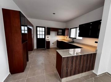 Casa de 3 habitaciones, Mérida · Casa en Venta de 1 Planta con 3 Habitaciones y Piscina en Cholul, Mérida, Yucatán