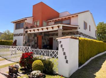 Casa en condominio · 400m² · 4 Recámaras · 2 Estacionamientos · Casa en Venta en El Club de Golf Hacienda Cantalagua