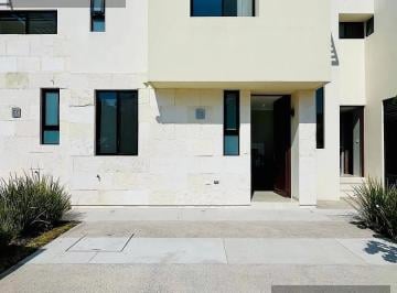 Casa · 156m² · 4 Recámaras · 2 Estacionamientos · Casa en Fraccionamiento Zibatá