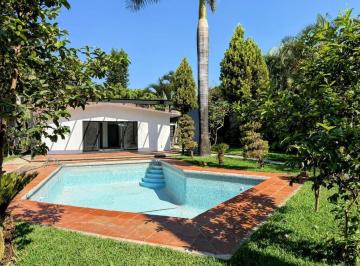 Casa · 412m² · 3 Recámaras · 2 Estacionamientos · Casa en Venta de 1 Nivel en Fraccionamiento Seguro | 3 Recámaras, Jardín, Alberca