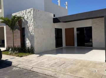 Casa · 137m² · 3 Recámaras · 2 Estacionamientos · Casa en Fraccionamiento Lomas de La Rioja