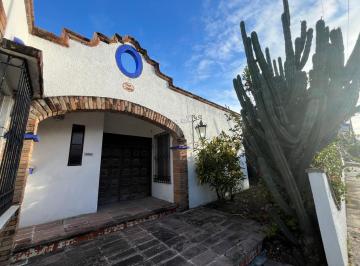 Casa · 230m² · 4 Recámaras · 2 Estacionamientos · Casa en Venta Col. Primavera, Tampico